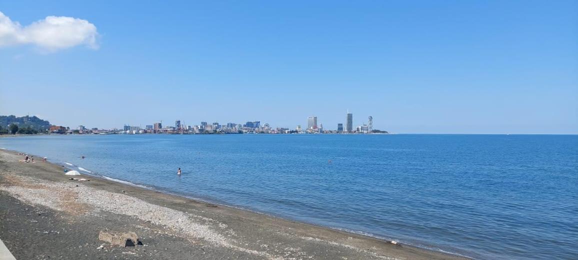 Hotel Ergo Batumi Esterno foto