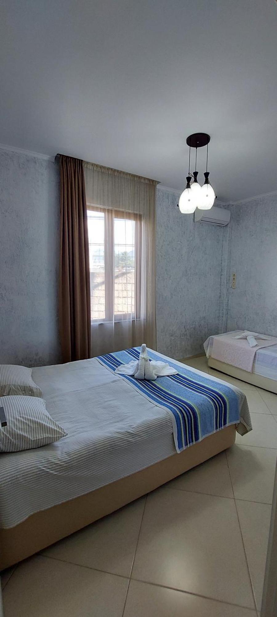 Hotel Ergo Batumi Esterno foto