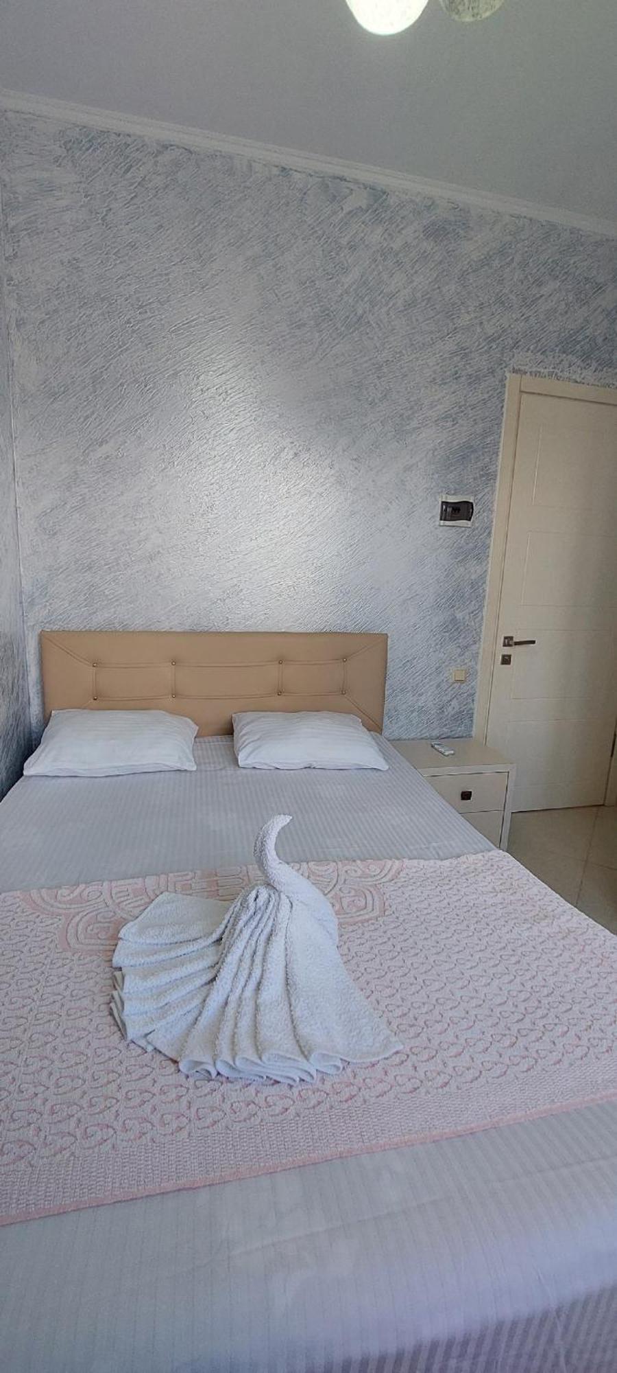 Hotel Ergo Batumi Esterno foto