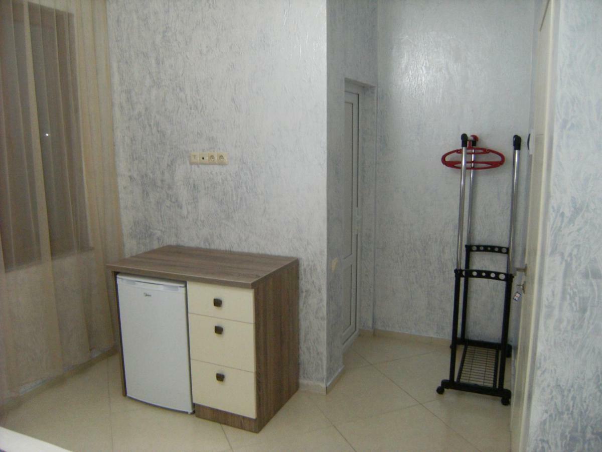 Hotel Ergo Batumi Esterno foto